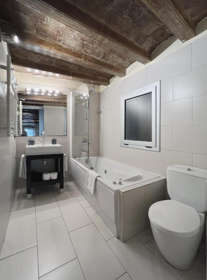 Stay U-Nique Apartments Placa Universitat บาร์เซโลนา ภายนอก รูปภาพ